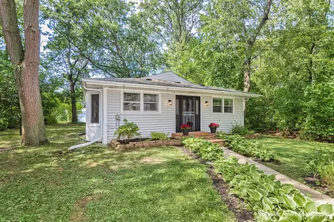 36884 N Corona Dr, Lake Villa, IL 60046