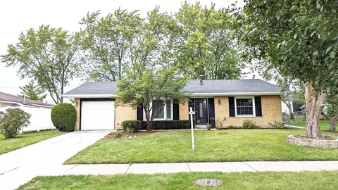 1370 Hassell Rd, Hoffman Estates, IL 60169