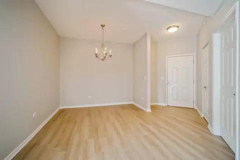 715 Astor Ln #402, Wheeling, IL 60090 photo 3