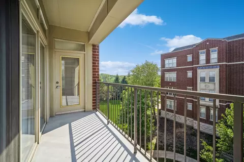 715 Astor Ln #402, Wheeling, IL 60090 photo 11