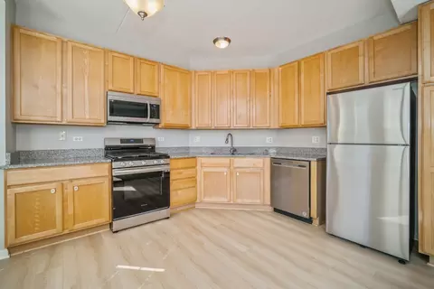 715 Astor Ln #402, Wheeling, IL 60090 photo 4