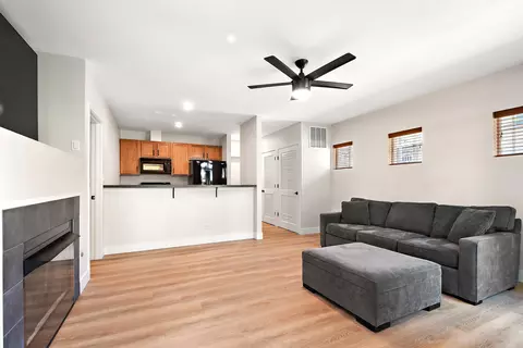 1033 E 46th St #604, Chicago, IL 60653 photo 6