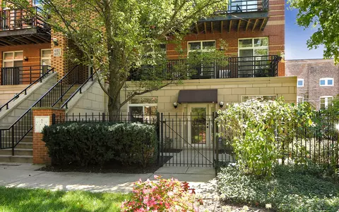 1033 E 46th St #604, Chicago, IL 60653 photo 2