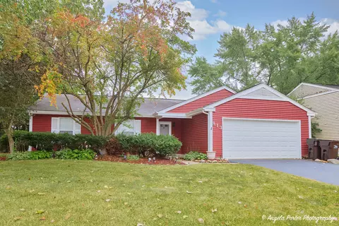 813 Lexington Ln, Island Lake, IL 60042