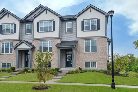 3 S491 Barkley Ave, Warrenville, IL 60563