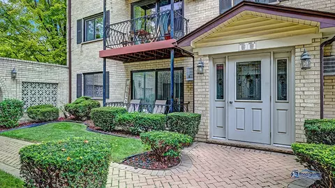 5159 N East River Rd #101A, Chicago, IL 60656