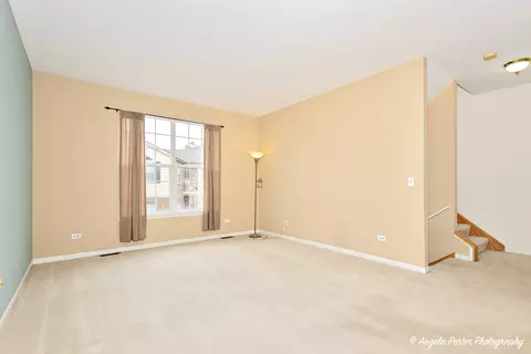 5224 Cobblers Xing, Mchenry, IL 60050 photo 3