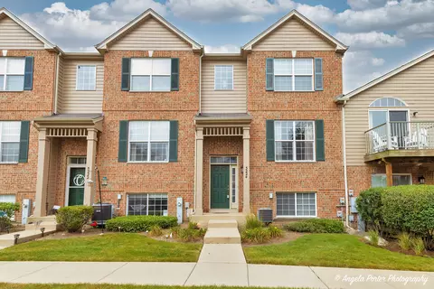 5224 Cobblers Xing, Mchenry, IL 60050