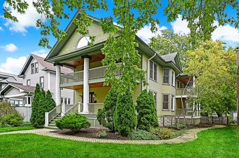 538 N Cuyler Ave, Oak Park, IL 60302
