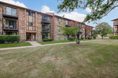 134 Klein Creek Ct #6F, Carol Stream, IL 60188