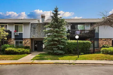 930 E Old Willow Rd #203, Prospect Heights, IL 60070