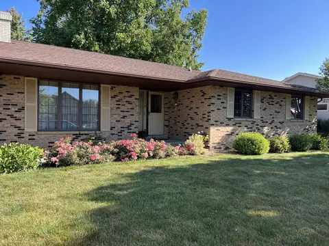 116 N Prairie Dr, Forreston, IL 61030
