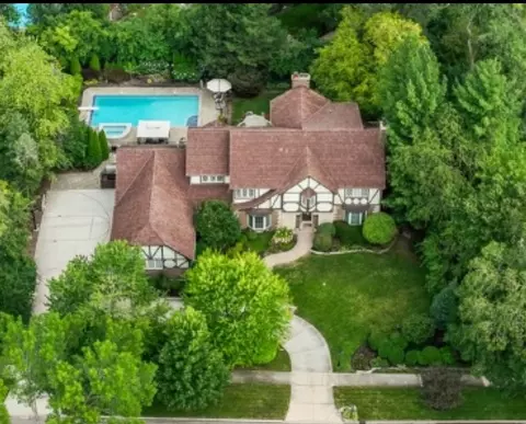 2246 Pebble Creek Dr, Lisle, IL 60532
