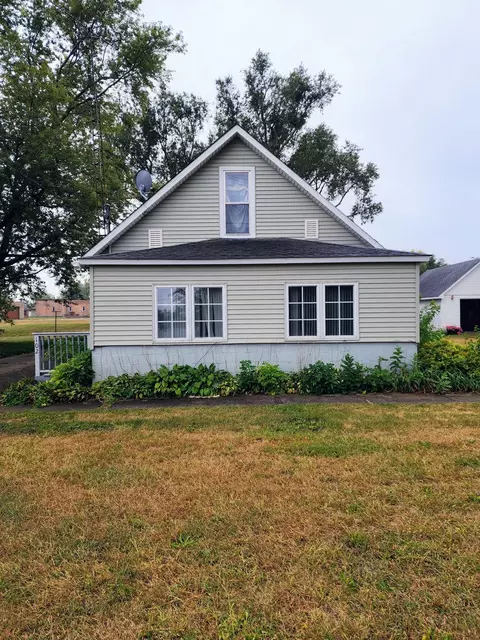 102 W Lincoln St, Reddick, IL 60961