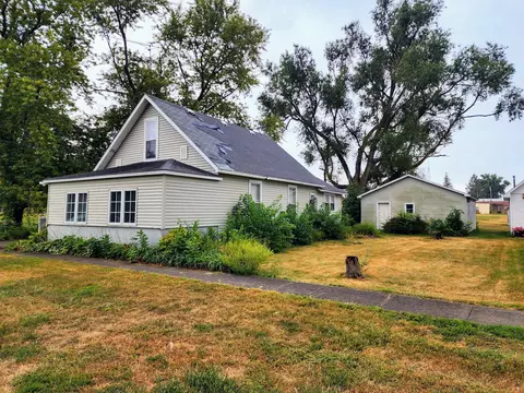 102 W Lincoln St, Reddick, IL 60961 photo 2