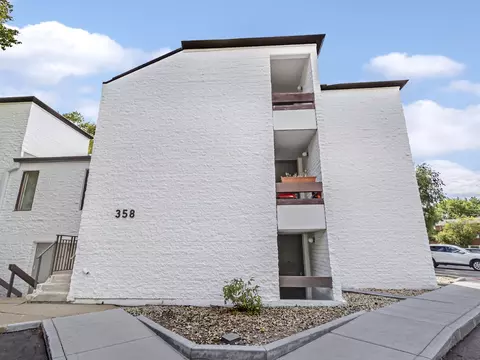 358 W Miner St #3A, Arlington Heights, IL 60005