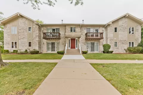 918 Rogers St #202, Downers Grove, IL 60515