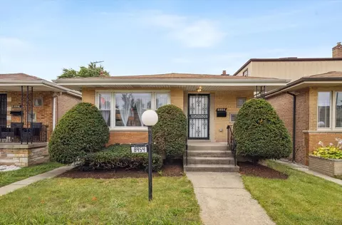 8954 S Anthony Ave, Chicago, IL 60617
