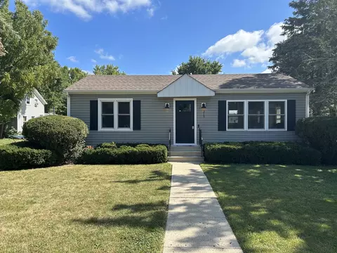 215 N Elm St, Leland, IL 60531