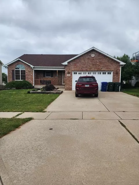 711 Clifford Dr, Minooka, IL 60447