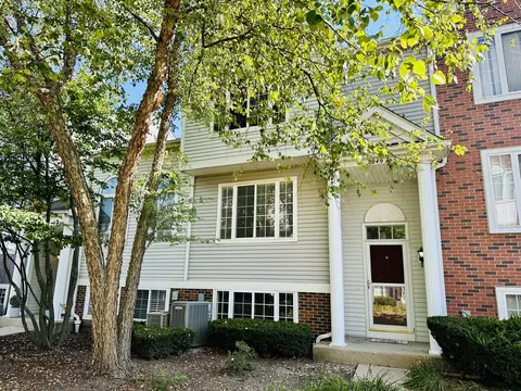 2249 Dawson Ln, Algonquin, IL 60102