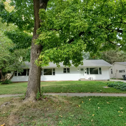 2006 S Vine St S, Urbana, IL 61801