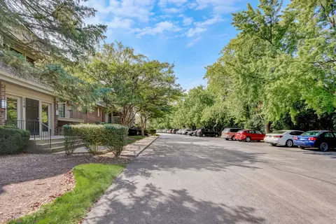114 E Bailey Rd #C, Naperville, IL 60565 photo 2