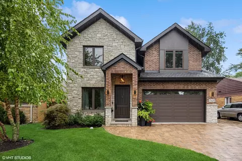 7929 N Odell Ave, Niles, IL 60714