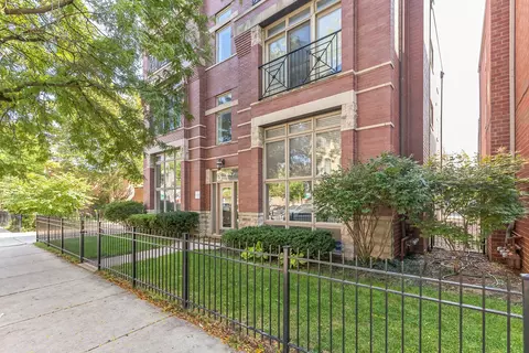 1035 W Taylor St #2W, Chicago, IL 60607