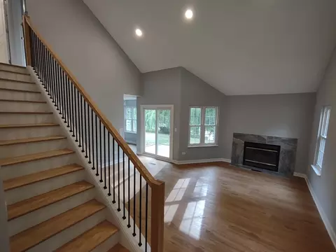 718 Sutton Cir, Wheeling, IL 60090 photo 5