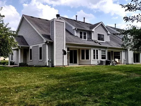 718 Sutton Cir, Wheeling, IL 60090 photo 2