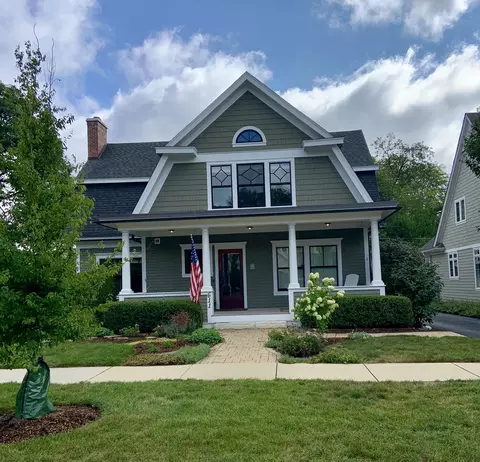 611 Prairie Ave, Barrington, IL 60010