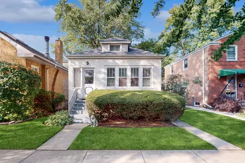 2444 W Coyle Ave, Chicago, IL 60645