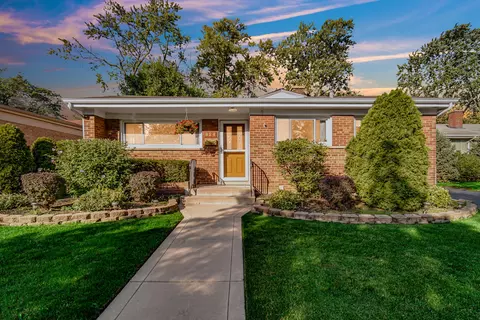 824 9th Ave, La Grange, IL 60525