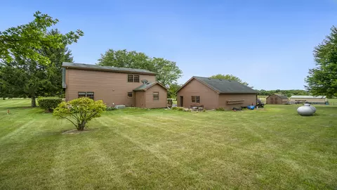 9400 Edson Rd, Capron, IL 61012 photo 25