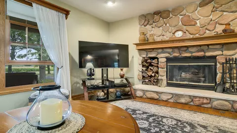 9400 Edson Rd, Capron, IL 61012 photo 8