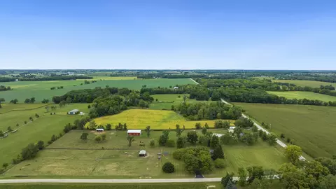 9400 Edson Rd, Capron, IL 61012 photo 5