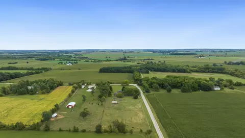 9400 Edson Rd, Capron, IL 61012 photo 4