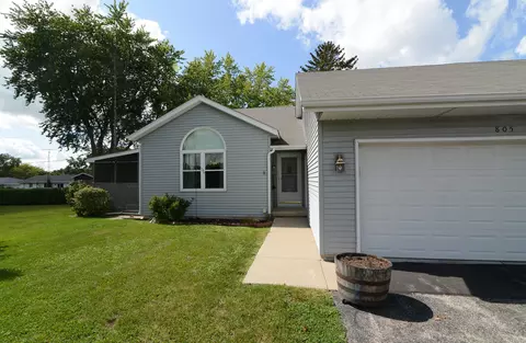 805 E Mckinley St, Harvard, IL 60033