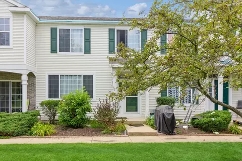 870 County Line Rd, Aurora, IL 60502