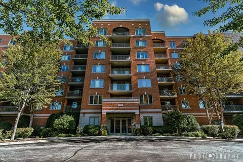 370 S Western Ave #606, Des Plaines, IL 60016