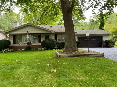 36 Greenlawn Dr, Kankakee, IL 60901
