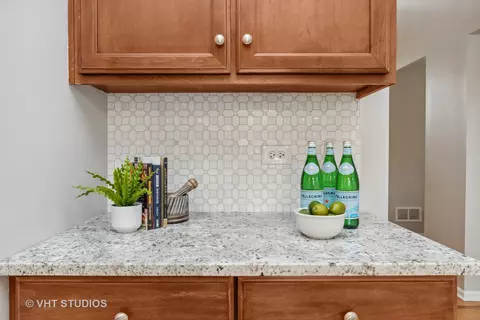16420 Riverwood Dr, Plainfield, IL 60586 photo 7