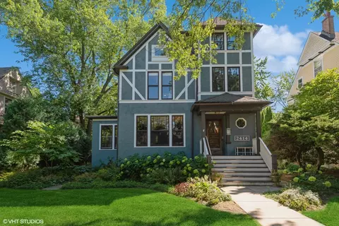 2414 Hartzell St, Evanston, IL 60201