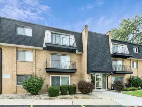4921 W 109th St #16202, Oak Lawn, IL 60453
