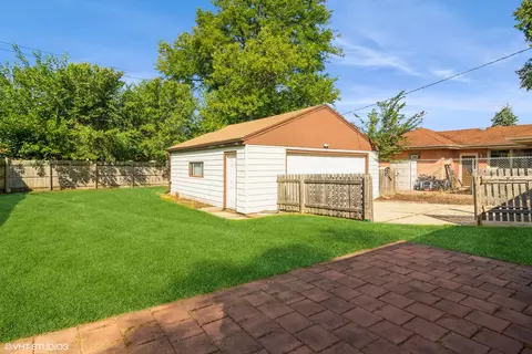 1216 Earl Ave, Des Plaines, IL 60018 photo 13