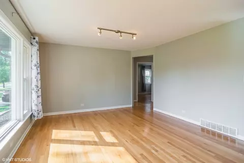 1216 Earl Ave, Des Plaines, IL 60018 photo 3