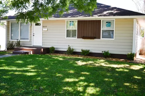 3213 Gilboa Ave, Zion, IL 60099