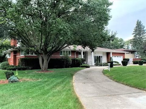 6709 W Highland Dr, Palos Heights, IL 60463