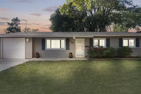 7160 Meadowbrook Ln, Hanover Park, IL 60133